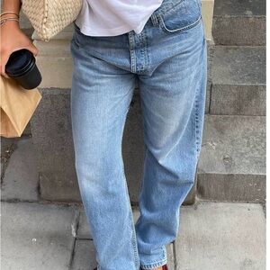 Djerf Avenue Relaxed Jeans in Washed Blue